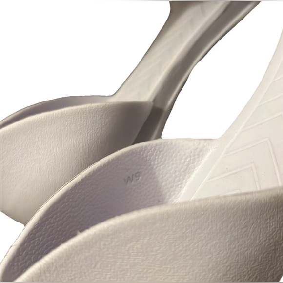 Native Audrey Powder Purple Size 9 - Picture 7 of 10